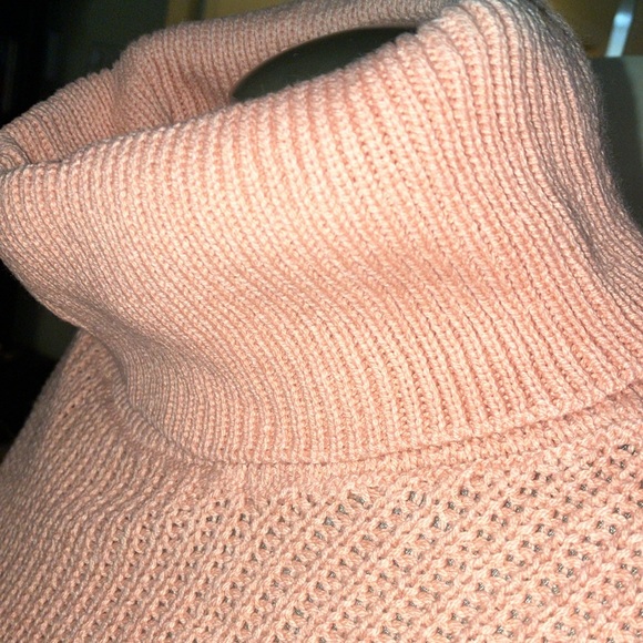 NEW FAVOURITE TURTLE NECK BNWT - Picture 3 of 9